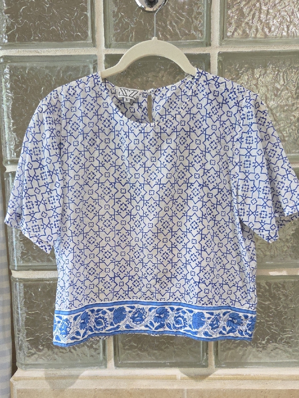 SZ Blockprints Blue & White Cropped Short Sleeve Cotton Top Small